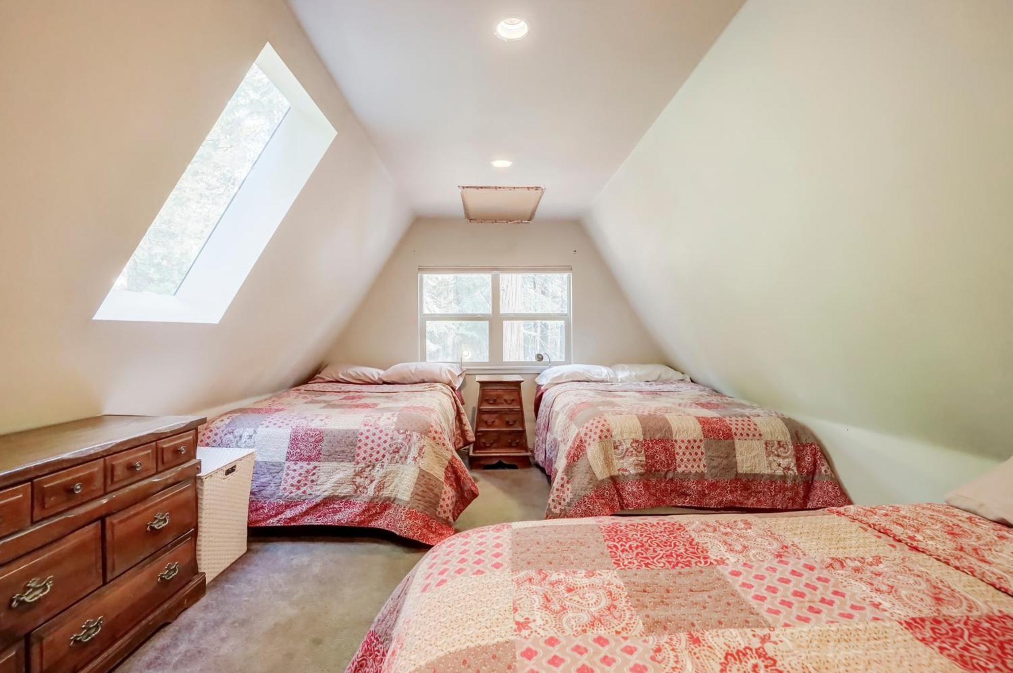 Spacious Classic Cabin Retreat- Near Lassen Mill Creek Luaran gambar