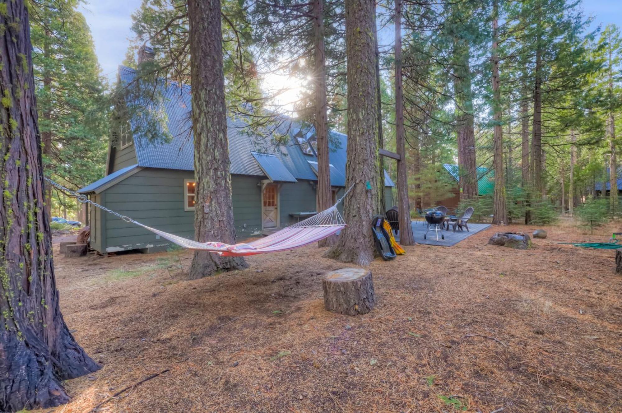 Spacious Classic Cabin Retreat- Near Lassen Mill Creek Luaran gambar